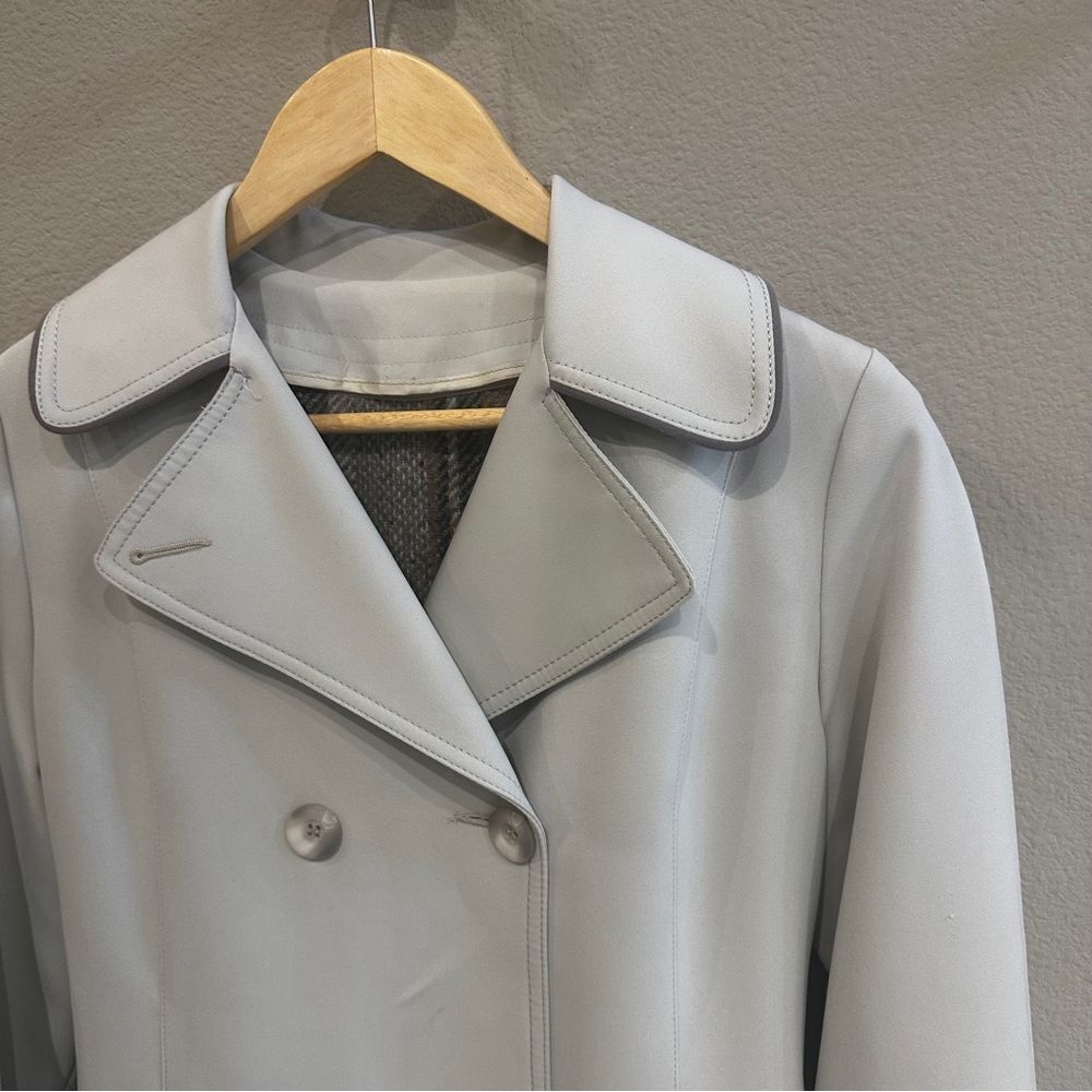 Vintage Forecaster of Boston Trench Coat Size 6 Light Gray Water Resistant Midi - Picture 6 of 8